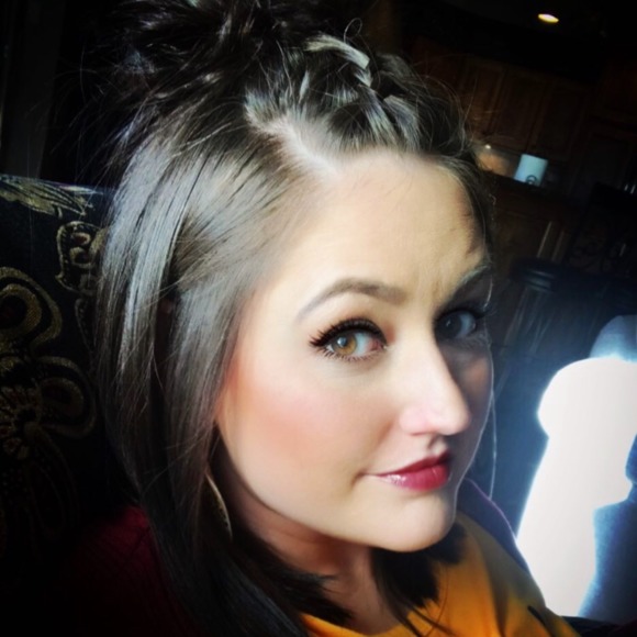 Meet your Posher, Katelyn - Picture 1 of 1